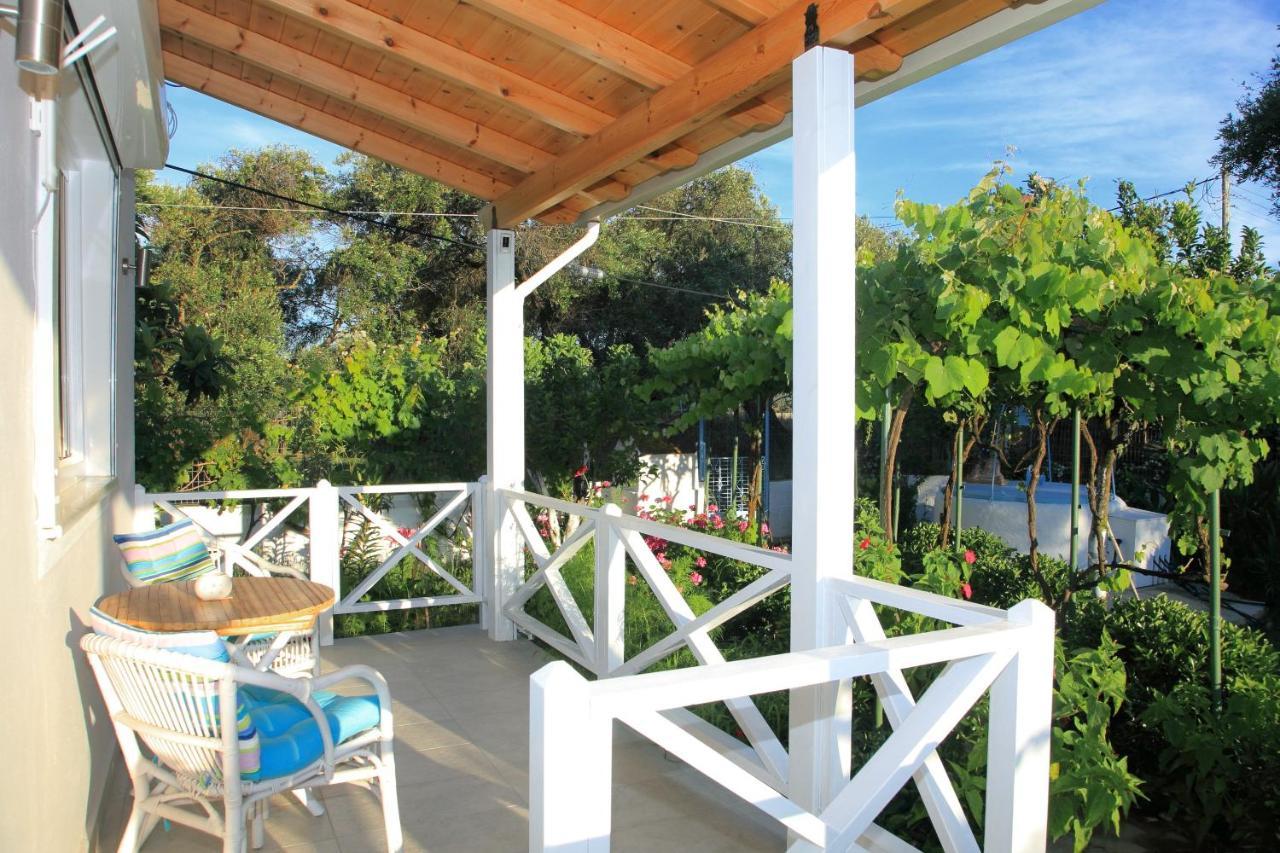 Blue Sky Cottage, Kanouli Beach CChalikounas Buitenkant foto