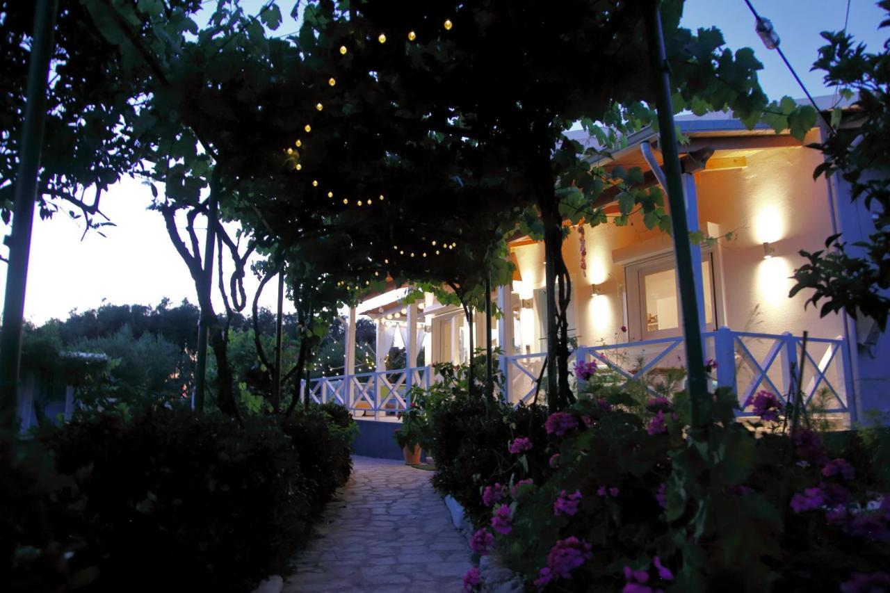 Blue Sky Cottage, Kanouli Beach CChalikounas Buitenkant foto